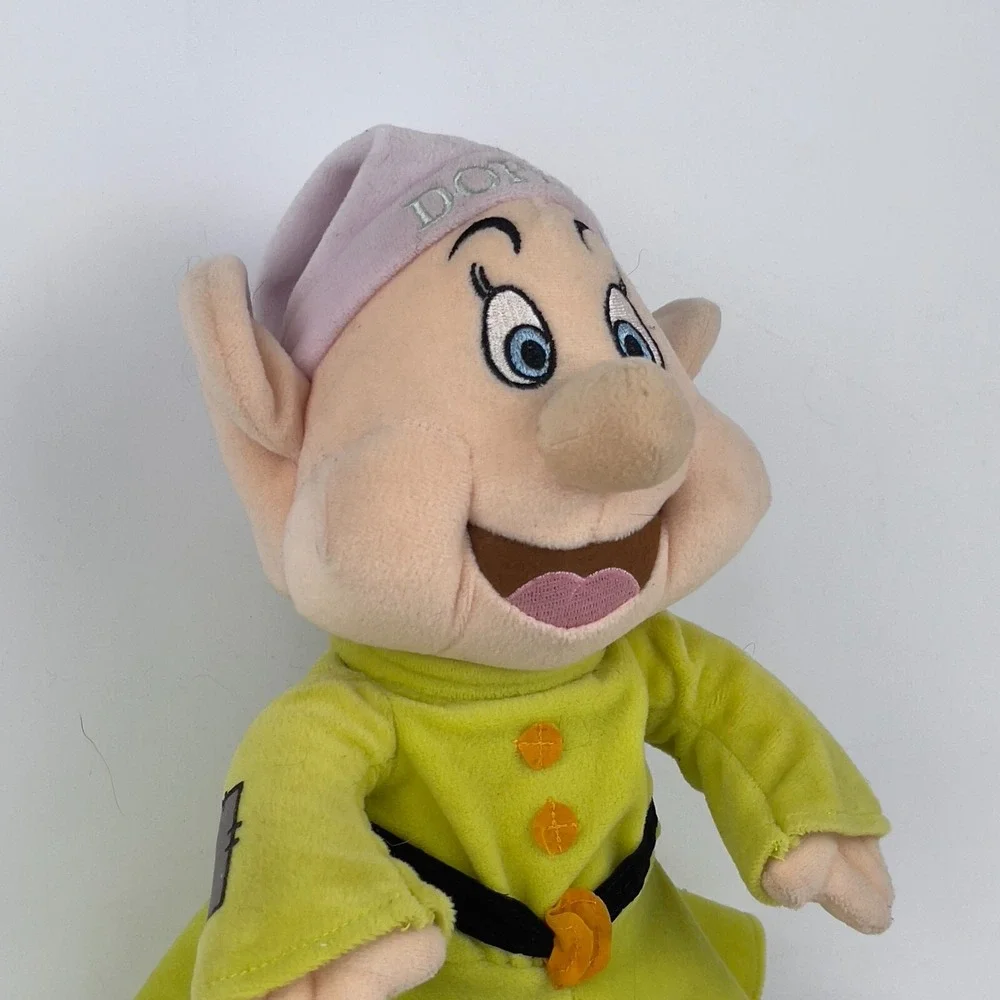 The Walt Disney Snow White &‎ Seven Dwarfs Dopey Plush 13